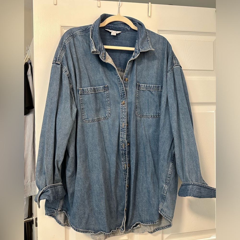 Old Navy NWOT Denim Boyfriend Button Up Shirt Size XXL